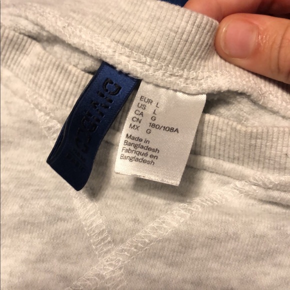 H&M Crewneck - Picture 3 of 3